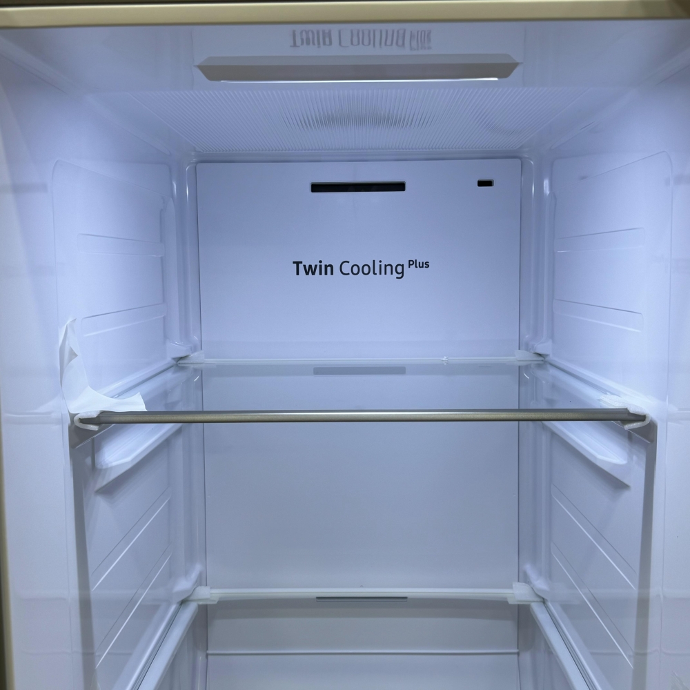 سیستم سرمایشی Twin Cooling Plus یخچال فریزر سامسونگ RS68